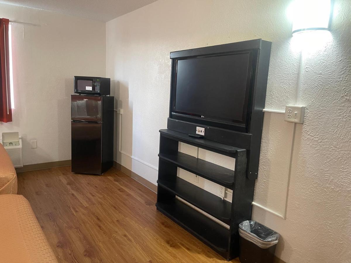 Regal 8 & 3* Lincoln